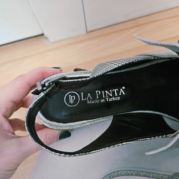 Unique La Pinta sandals - Picture 6 of 9